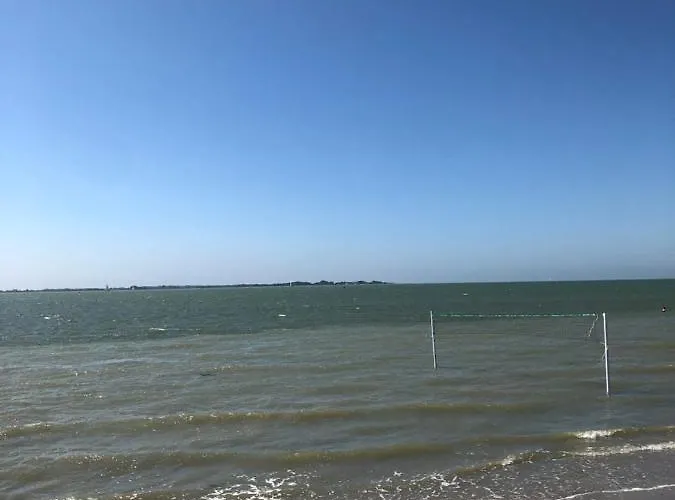 Maison Des Rencontres Amicales לה קרוטואה